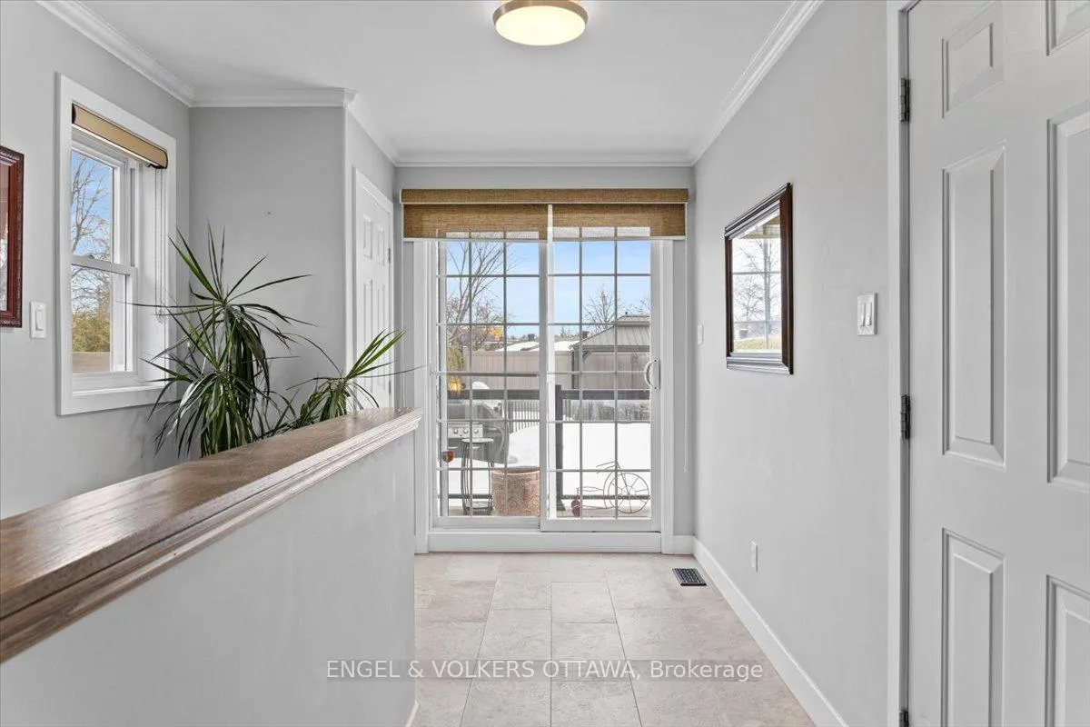 Photo 25 of 1005 Gold Crescent, Ottawa, Queensway Terrace North — HOMEH