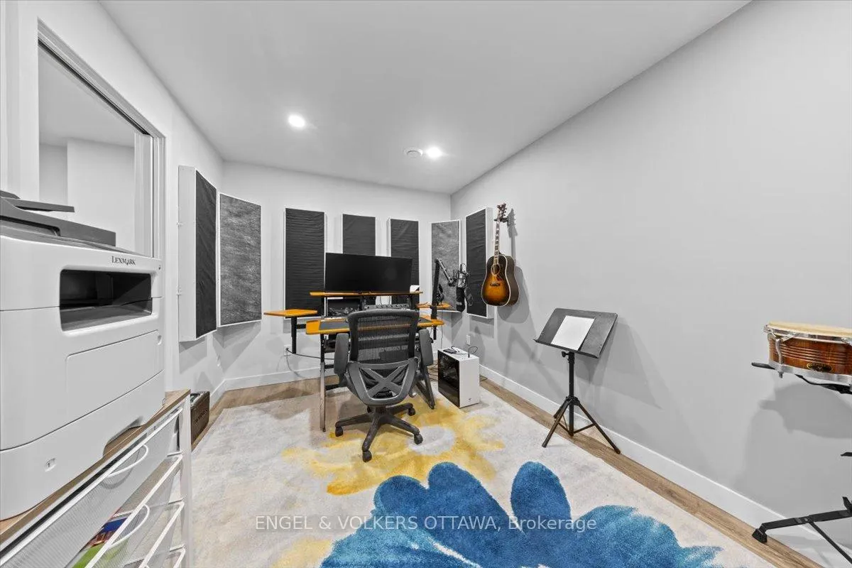 Photo 29 of 1005 Gold Crescent, Ottawa, Queensway Terrace North — HOMEH