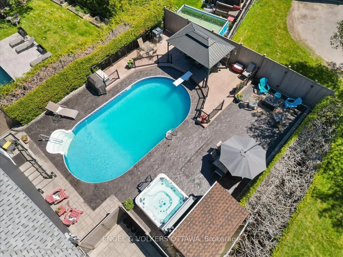 Photo 39 of 1005 Gold Crescent, Ottawa, Queensway Terrace North — HOMEH