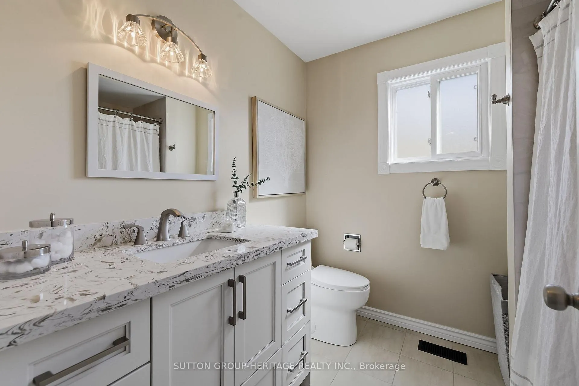 Photo 32 of 186 Reed Drive, Ajax, Central — HOMEH
