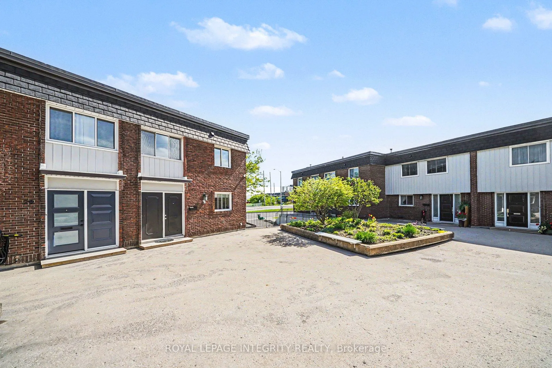 Photo 3 of Unit 27, 1821 Walkley Road, Ottawa, Guildwood Estates - Urbandale Acres — HOMEH