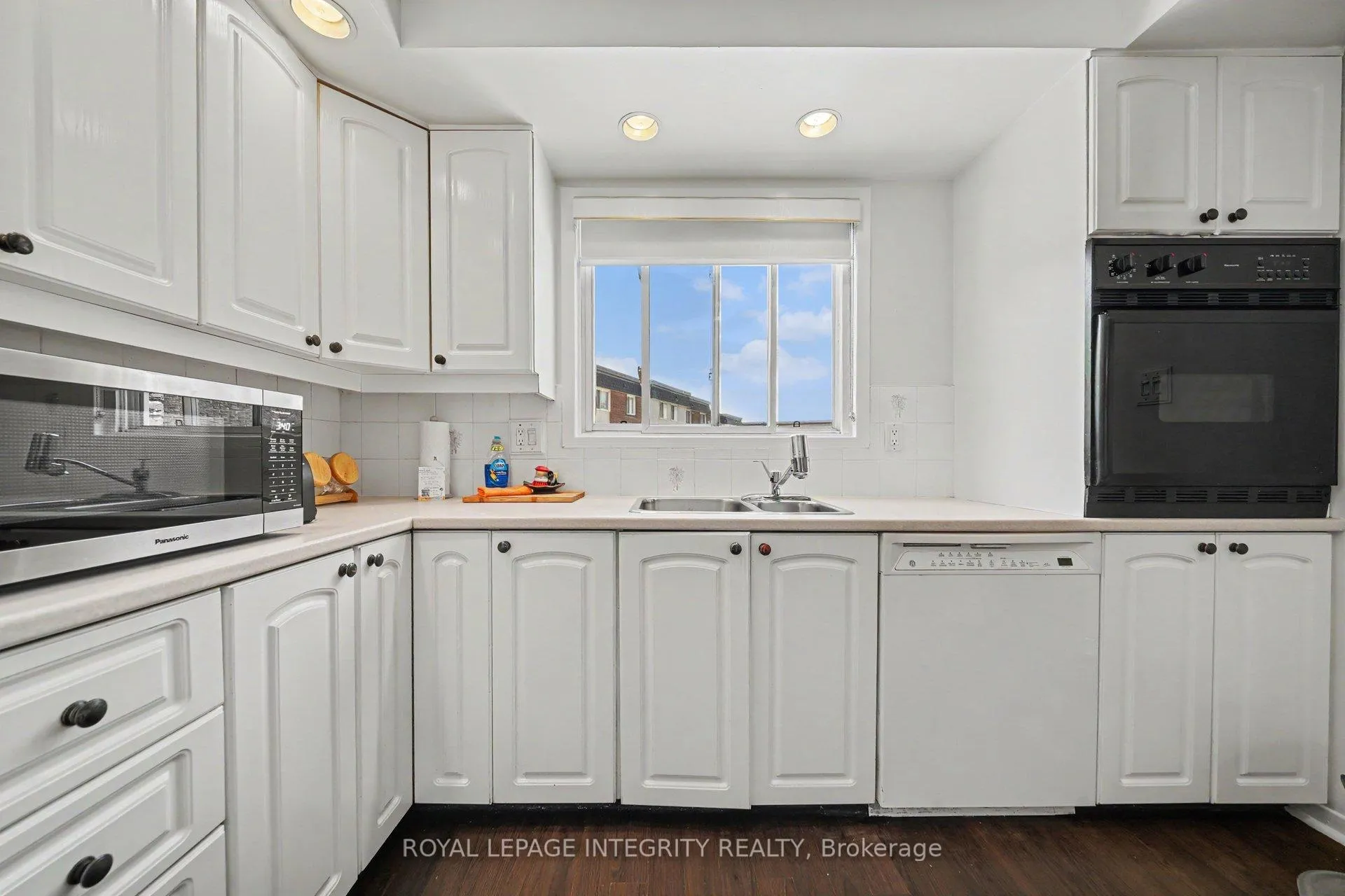 Photo 7 of Unit 27, 1821 Walkley Road, Ottawa, Guildwood Estates - Urbandale Acres — HOMEH