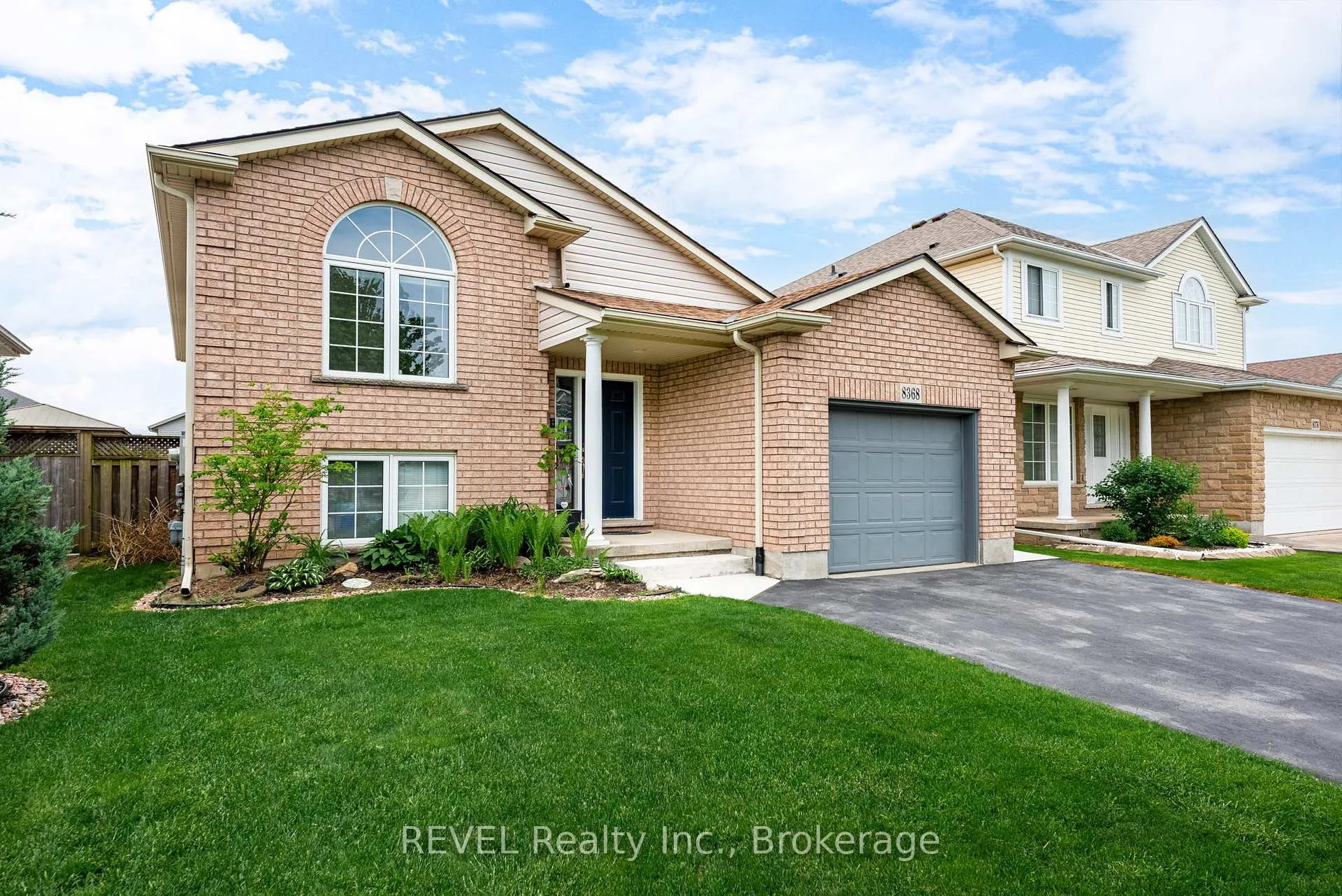 Photo 1 of 8368 Racey Avenue, Niagara Falls, Ascot — HOMEH