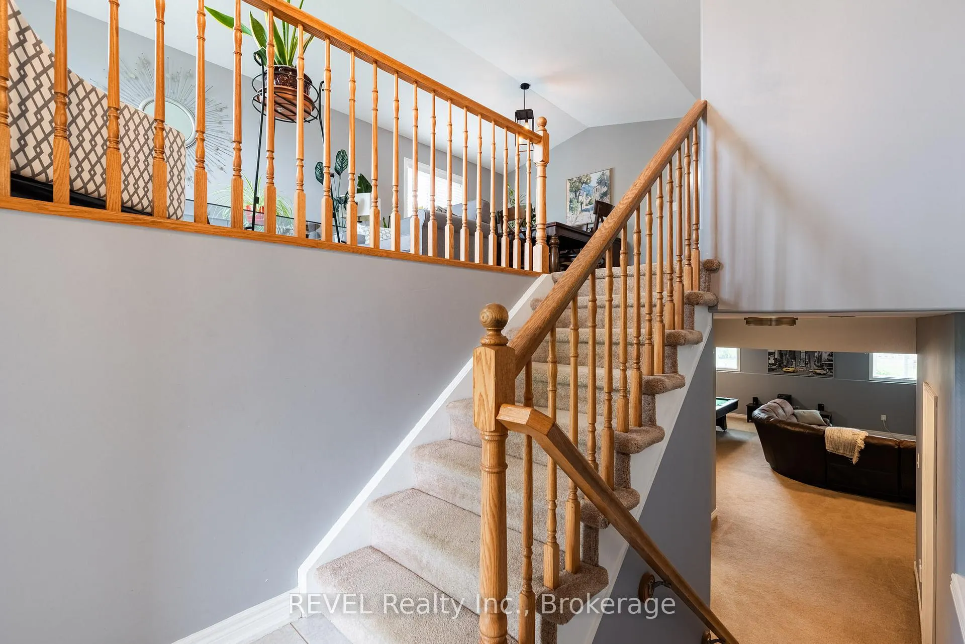 Photo 3 of 8368 Racey Avenue, Niagara Falls, Ascot — HOMEH