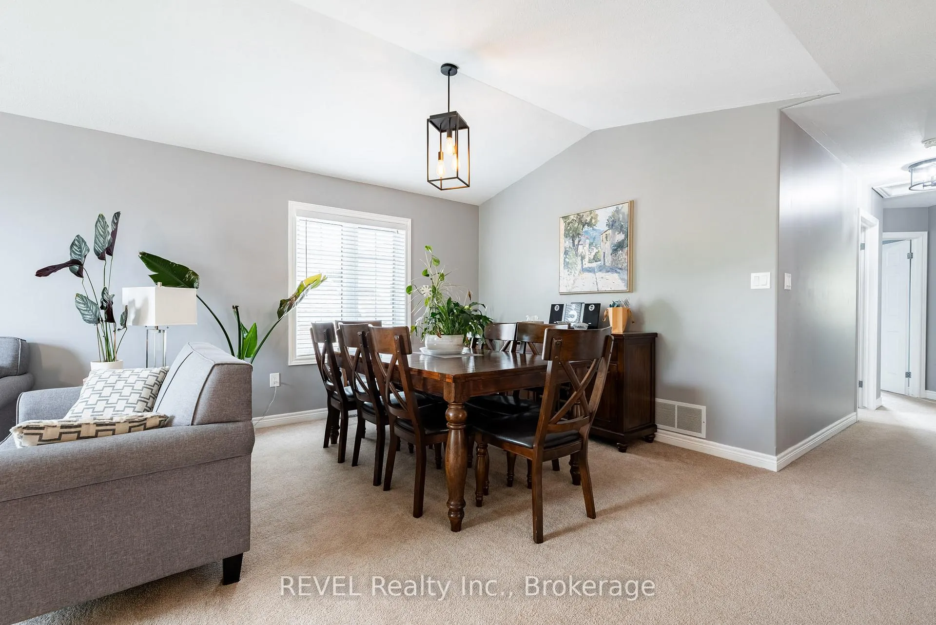 Photo 7 of 8368 Racey Avenue, Niagara Falls, Ascot — HOMEH