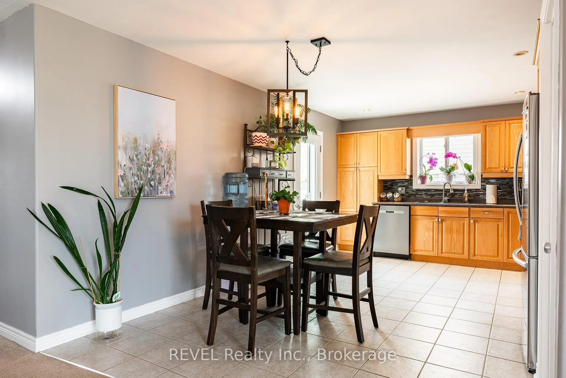 Photo 9 of 8368 Racey Avenue, Niagara Falls, Ascot — HOMEH