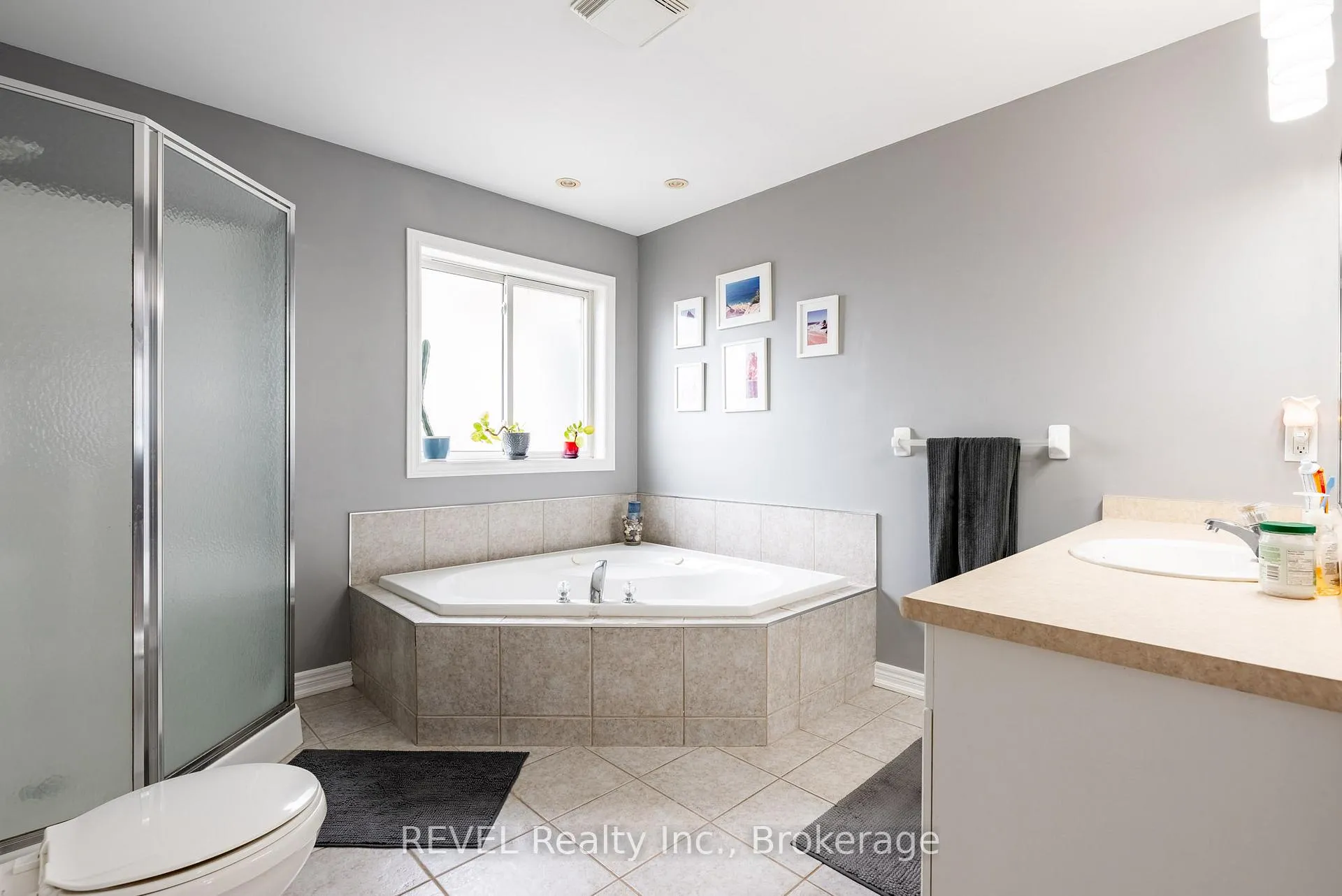 Photo 17 of 8368 Racey Avenue, Niagara Falls, Ascot — HOMEH