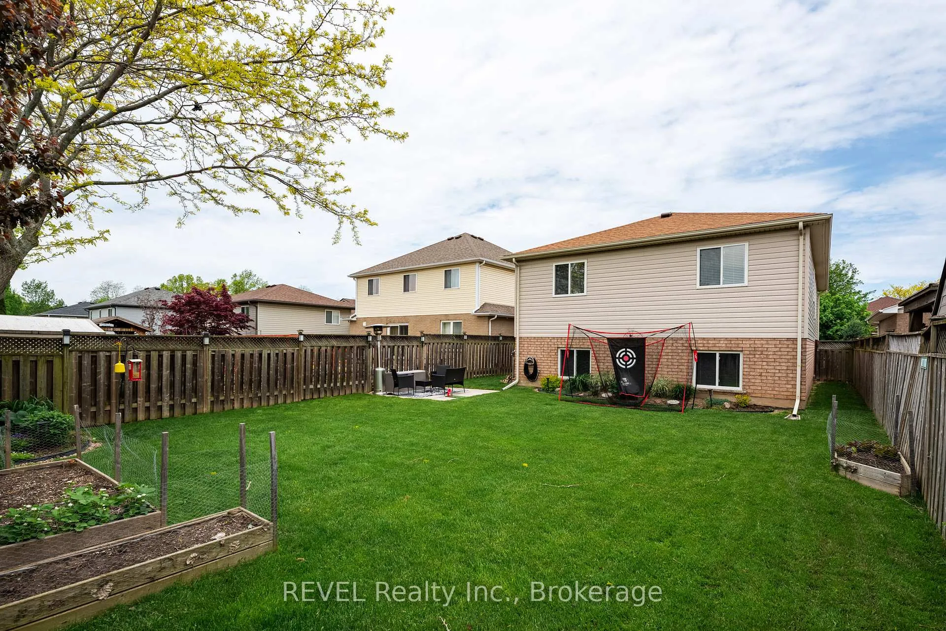 Photo 28 of 8368 Racey Avenue, Niagara Falls, Ascot — HOMEH
