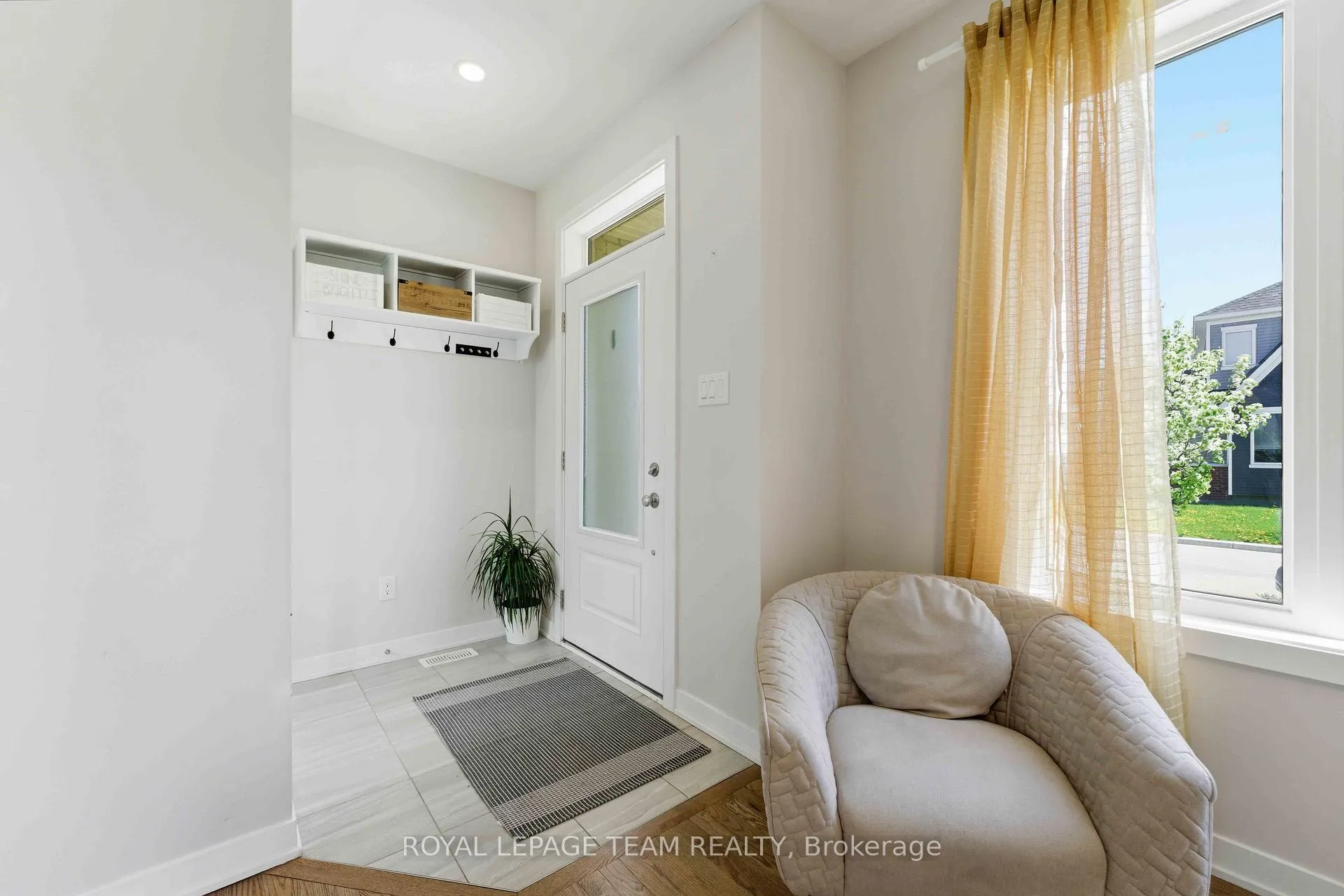 Photo 3 of 3048 Travertine Way, Ottawa, Barrhaven - Half Moon Bay — HOMEH