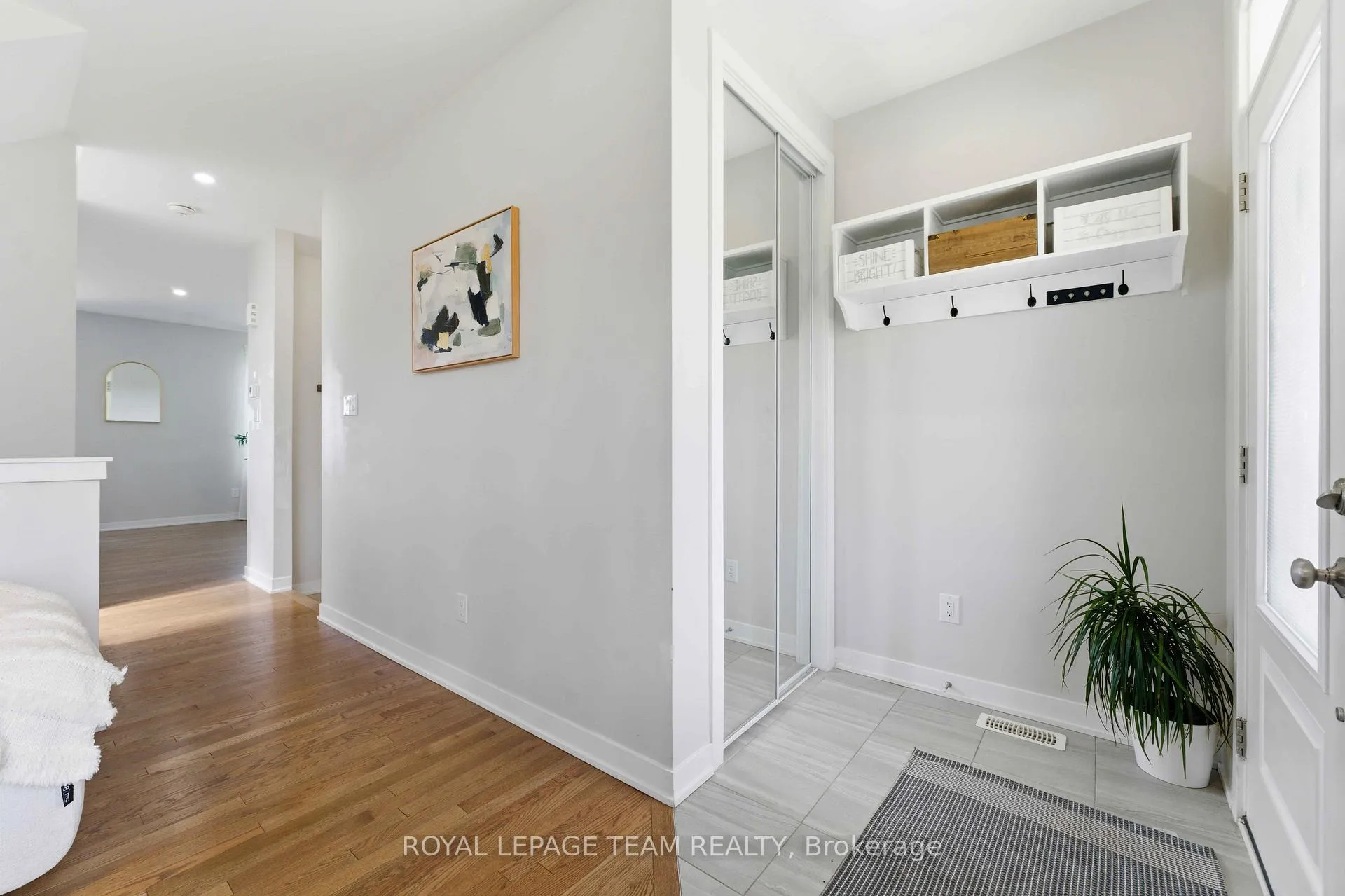 Photo 4 of 3048 Travertine Way, Ottawa, Barrhaven - Half Moon Bay — HOMEH