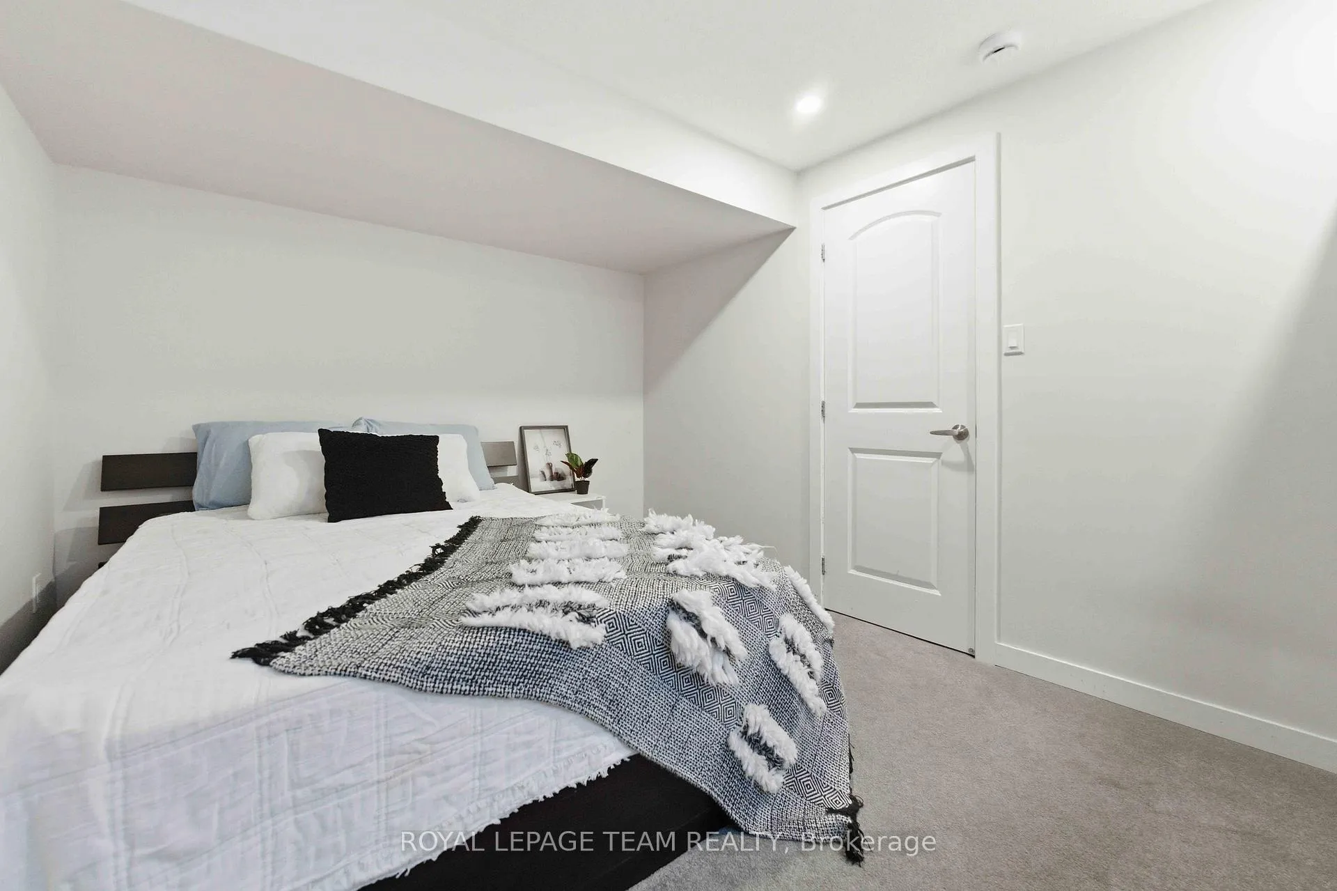 Photo 42 of 3048 Travertine Way, Ottawa, Barrhaven - Half Moon Bay — HOMEH