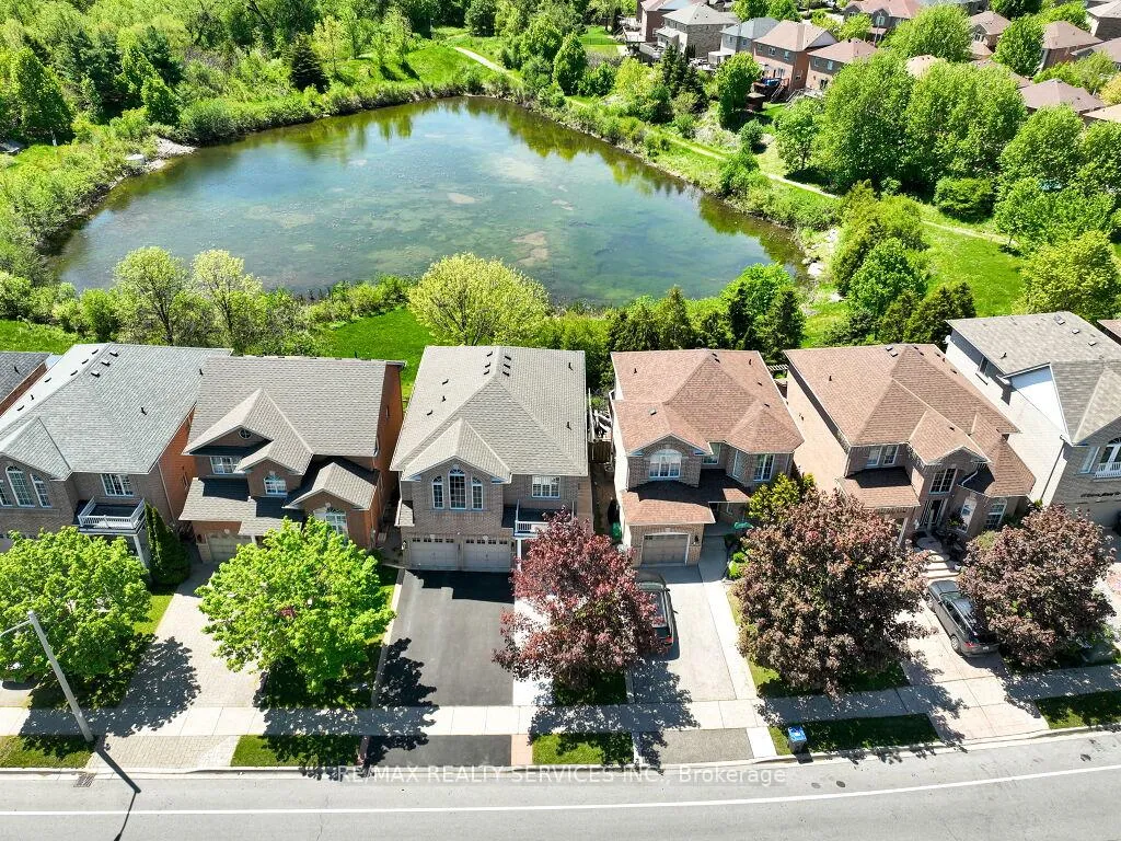 Photo 2 of 58 Queen Mary Drive, Brampton, Fletcher's Meadow — HOMEH