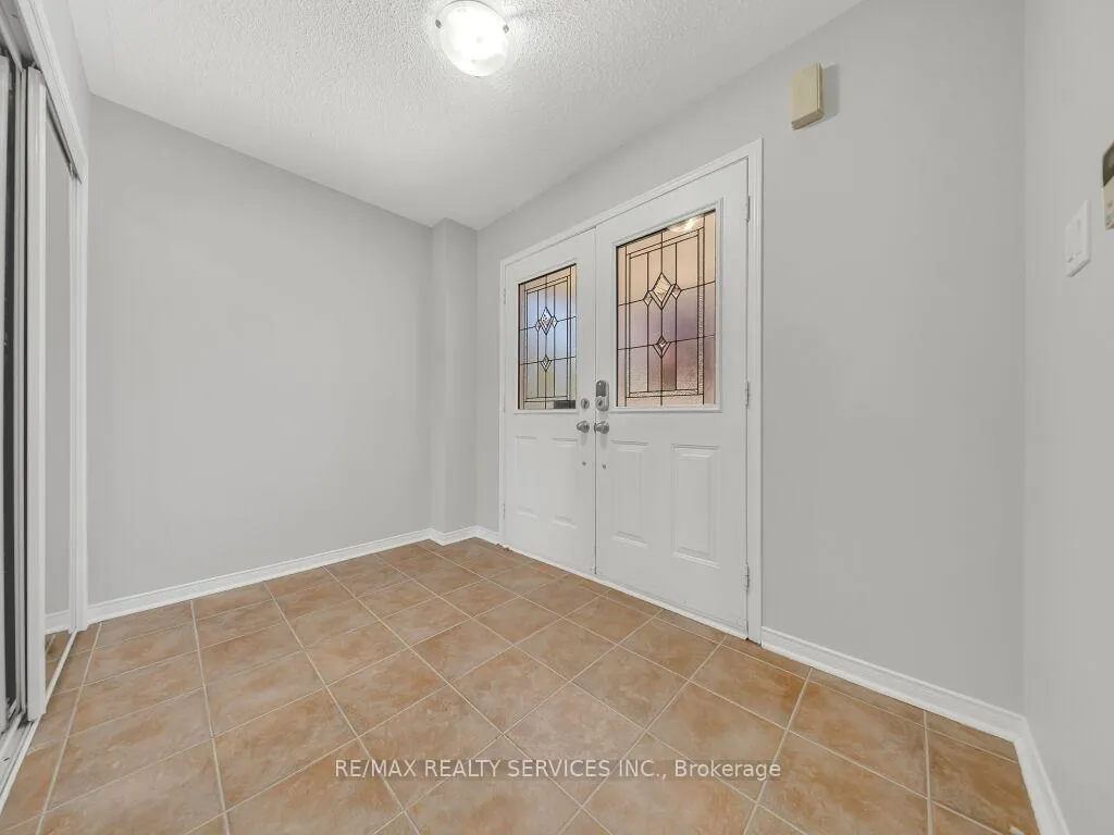 Photo 6 of 58 Queen Mary Drive, Brampton, Fletcher's Meadow — HOMEH