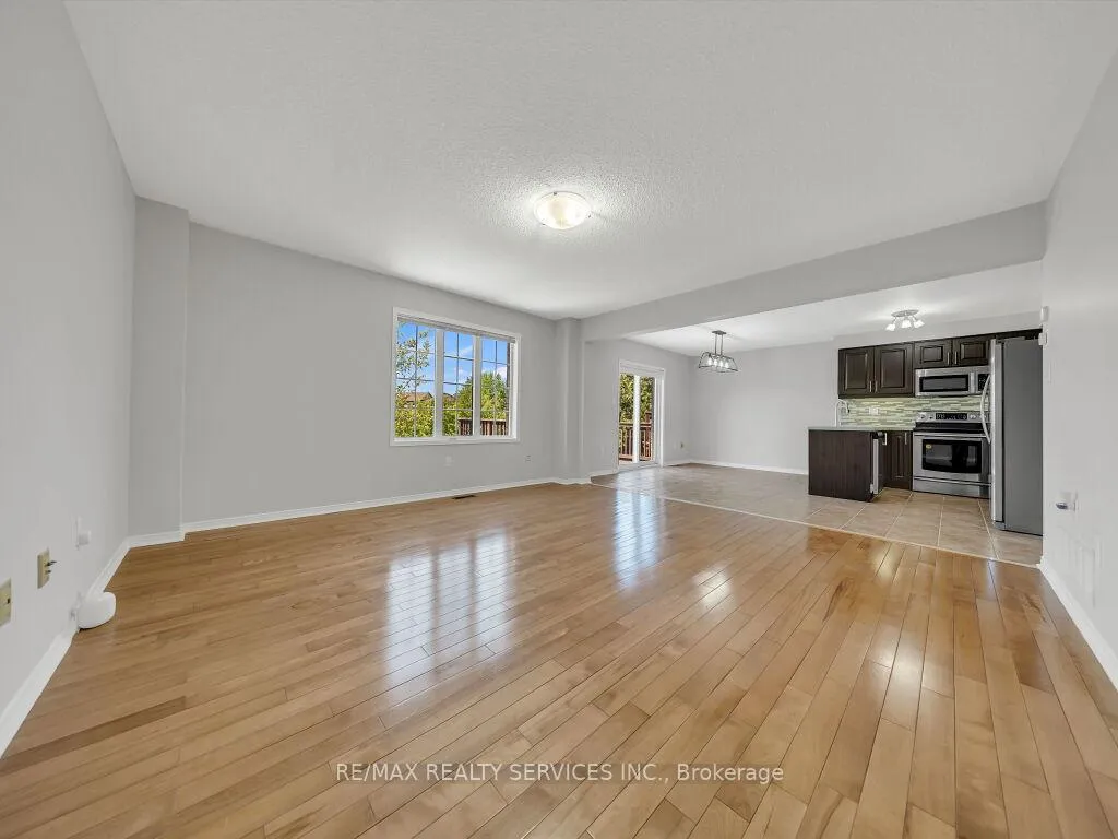 Photo 10 of 58 Queen Mary Drive, Brampton, Fletcher's Meadow — HOMEH
