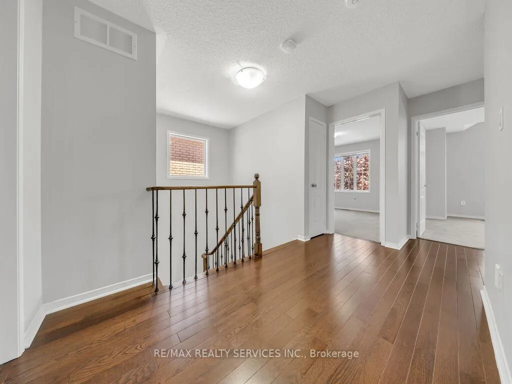 Photo 23 of 58 Queen Mary Drive, Brampton, Fletcher's Meadow — HOMEH
