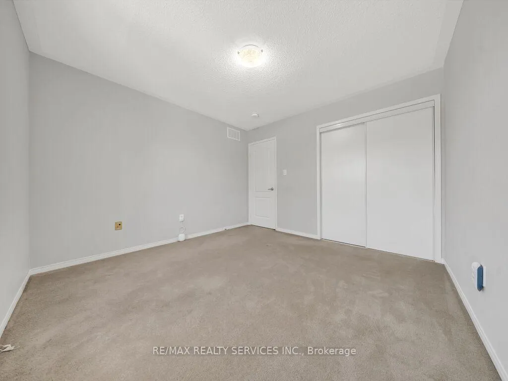 Photo 31 of 58 Queen Mary Drive, Brampton, Fletcher's Meadow — HOMEH