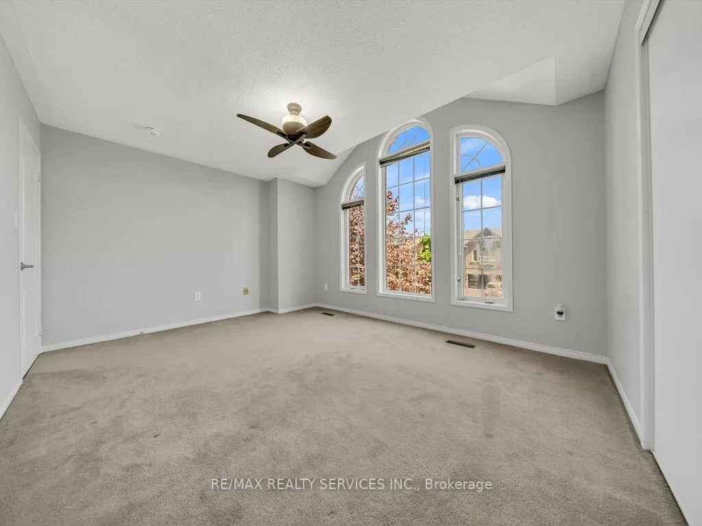 Photo 33 of 58 Queen Mary Drive, Brampton, Fletcher's Meadow — HOMEH