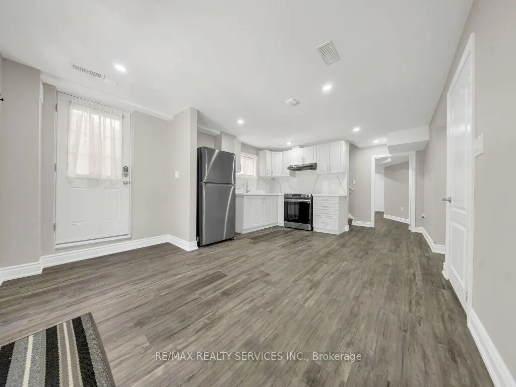 Photo 37 of 58 Queen Mary Drive, Brampton, Fletcher's Meadow — HOMEH