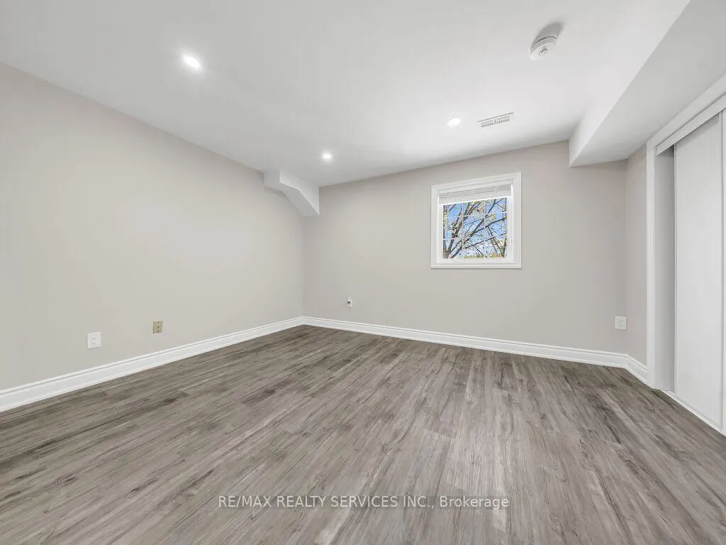 Photo 40 of 58 Queen Mary Drive, Brampton, Fletcher's Meadow — HOMEH