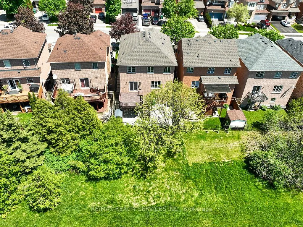 Photo 46 of 58 Queen Mary Drive, Brampton, Fletcher's Meadow — HOMEH