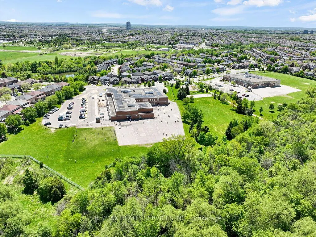 Photo 49 of 58 Queen Mary Drive, Brampton, Fletcher's Meadow — HOMEH