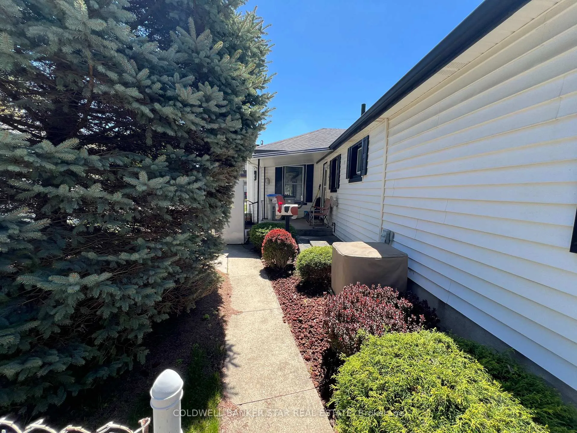 Photo 19 of 17 James Street, Strathroy-Caradoc, NW — HOMEH