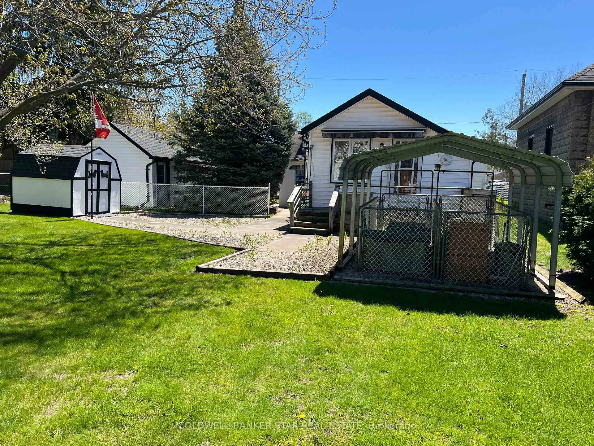 Photo 23 of 17 James Street, Strathroy-Caradoc, NW — HOMEH