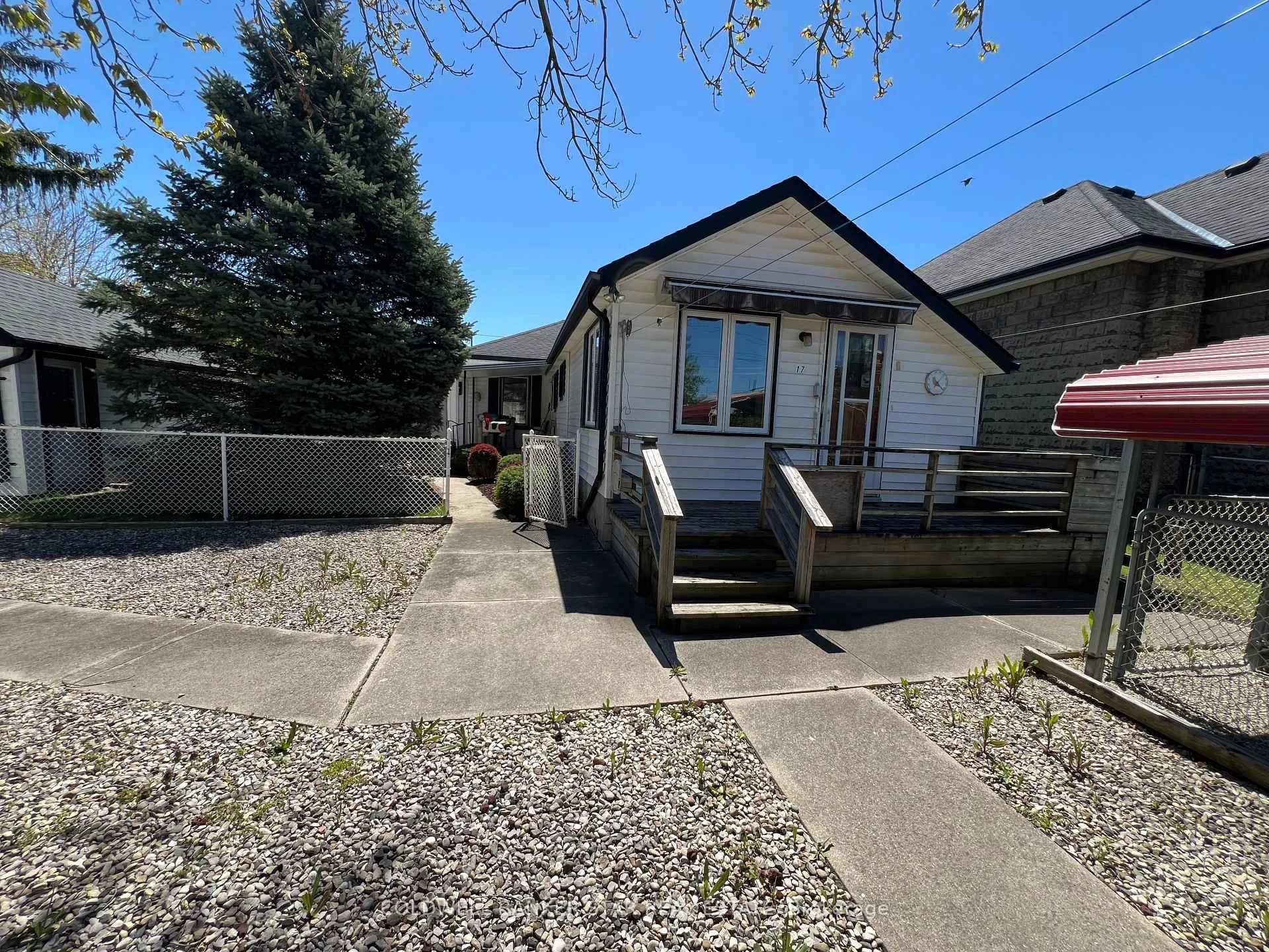 Photo 24 of 17 James Street, Strathroy-Caradoc, NW — HOMEH