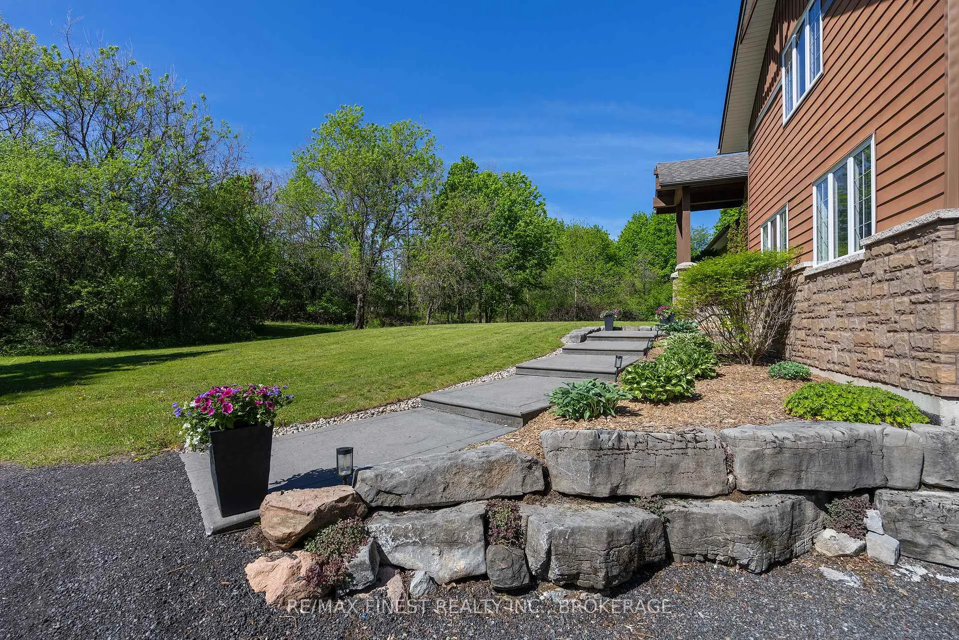 Photo 5 of 3031 Lakehead Road, Kingston, City North of 401 — HOMEH