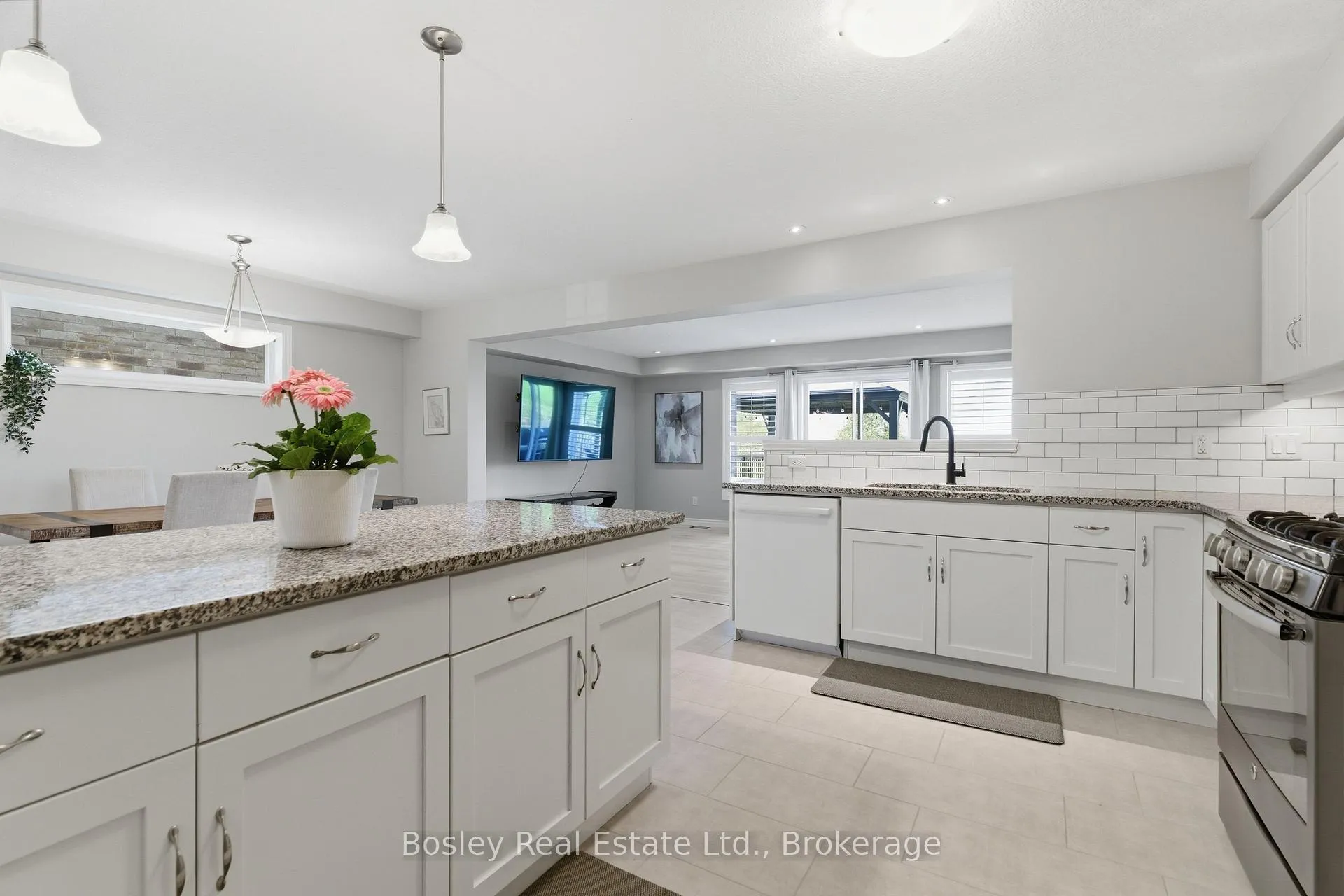 Photo 11 of 141 Couling Crescent, Guelph, Grange Road — HOMEH