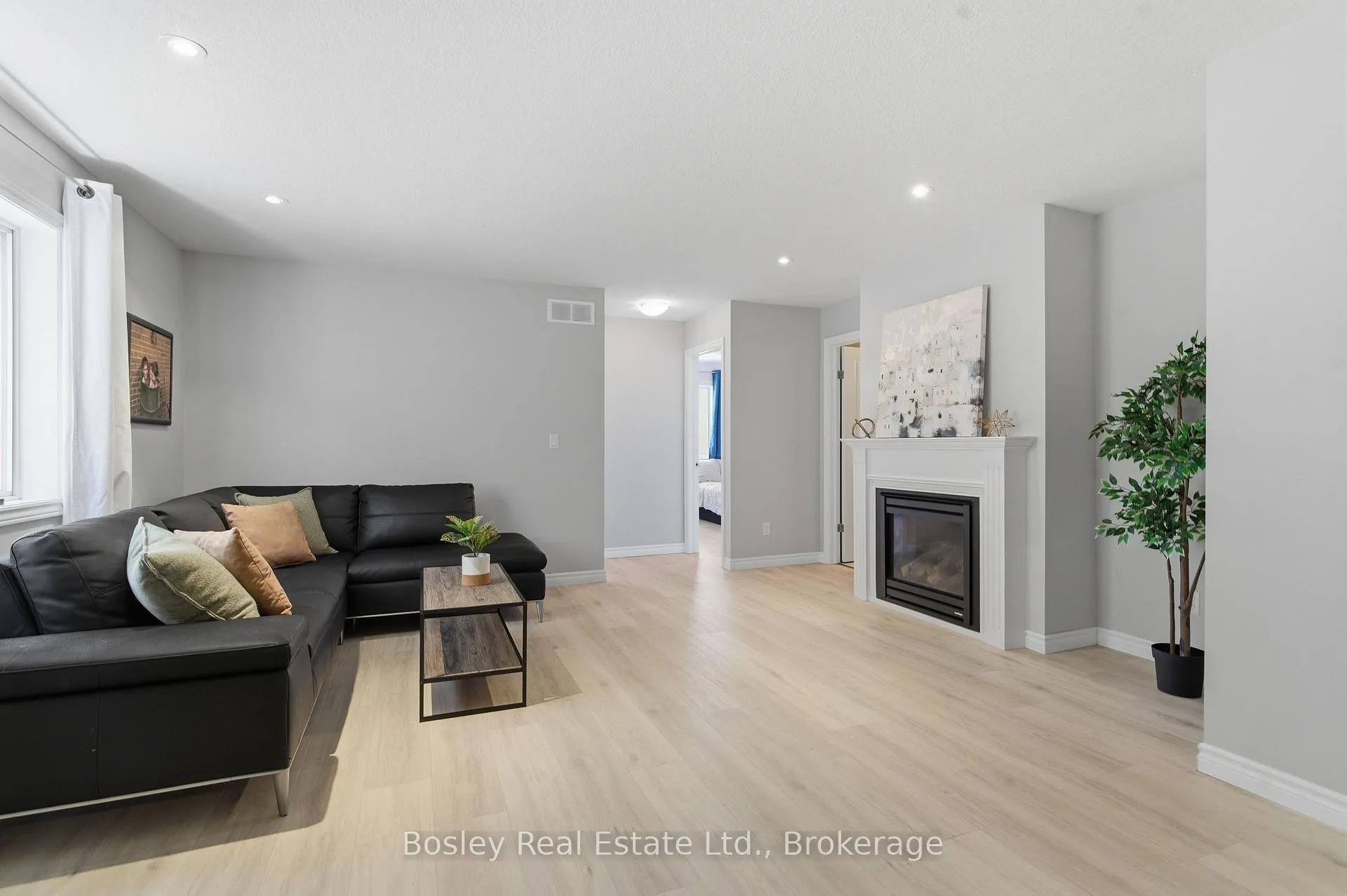 Photo 17 of 141 Couling Crescent, Guelph, Grange Road — HOMEH