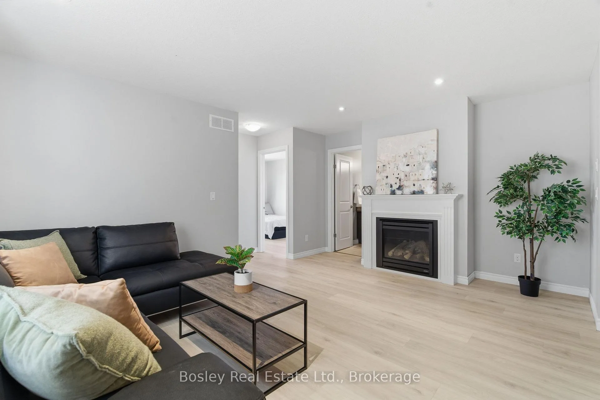 Photo 19 of 141 Couling Crescent, Guelph, Grange Road — HOMEH