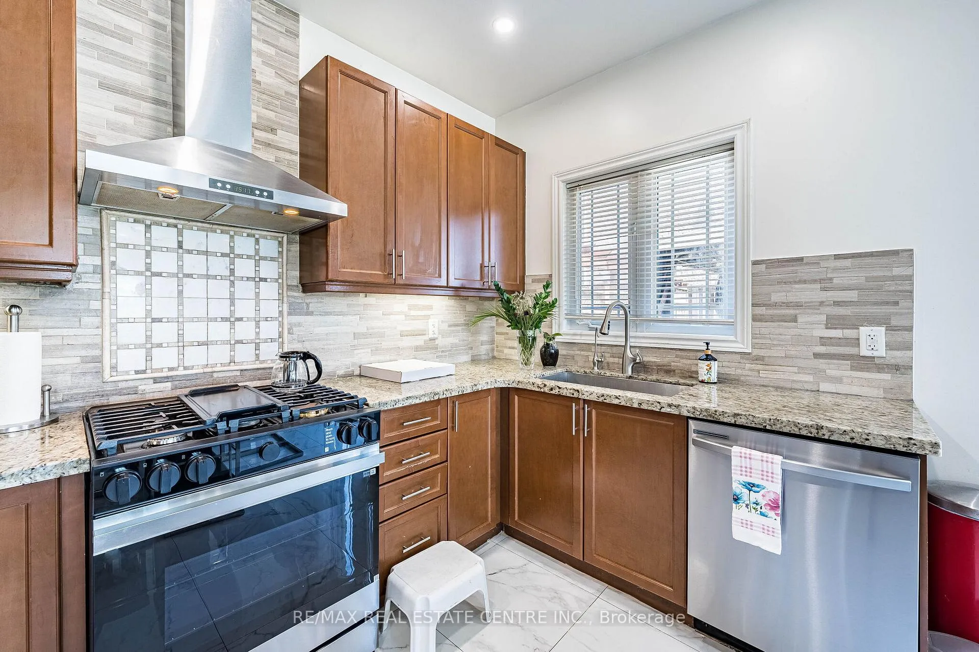 Photo 13 of 1 Arfield Avenue, Ajax, Northeast Ajax — HOMEH