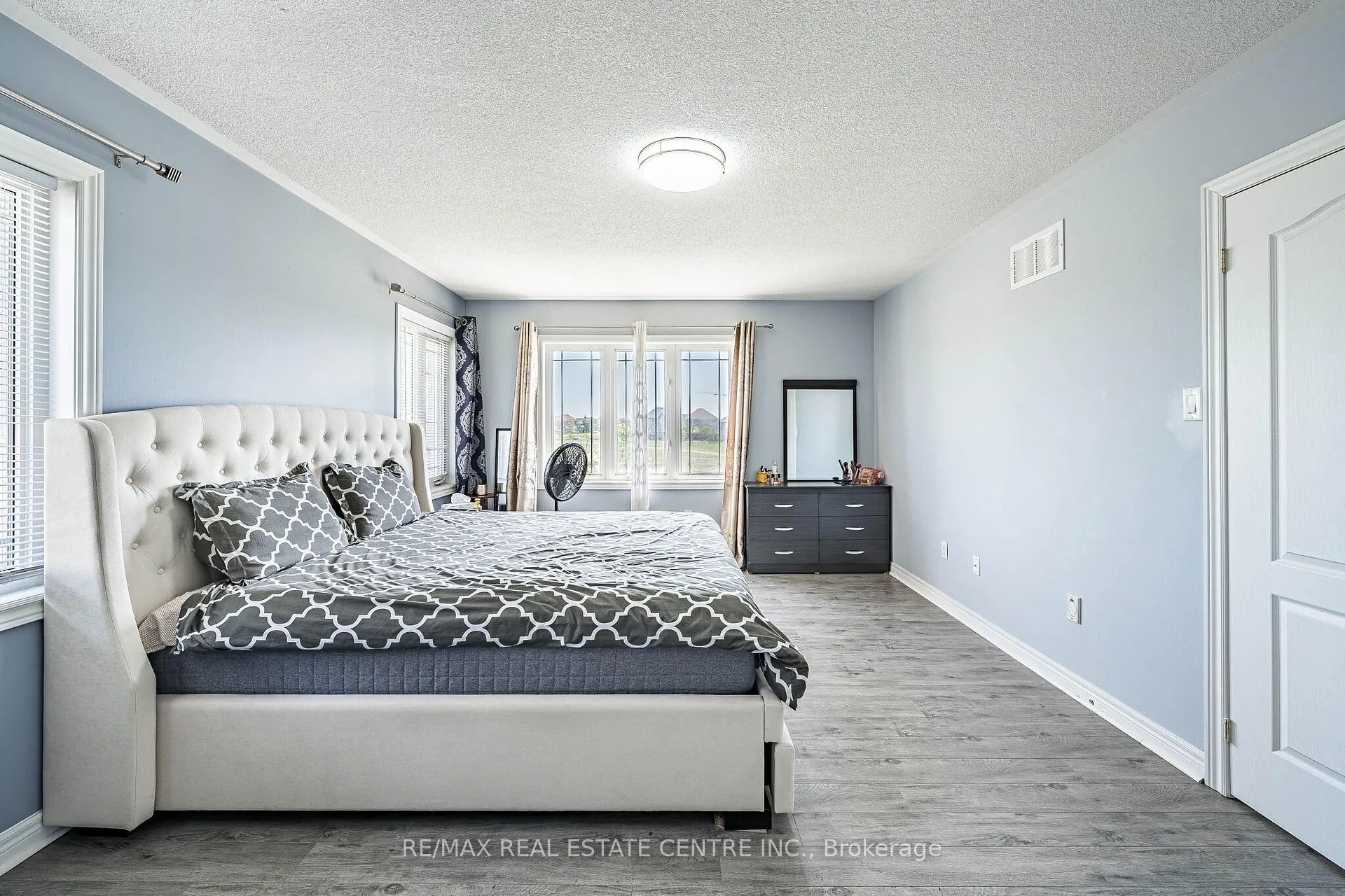 Photo 17 of 1 Arfield Avenue, Ajax, Northeast Ajax — HOMEH