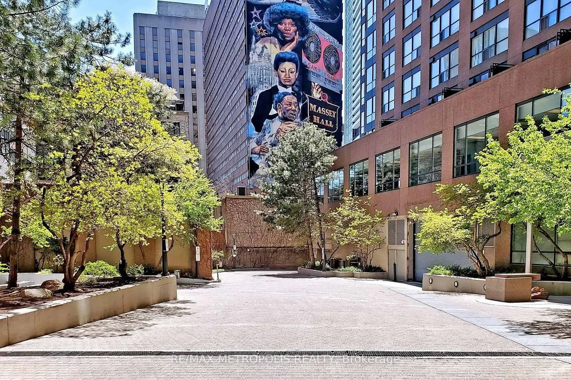 Photo 4 of Unit 1516, 7 Carlton Street, Toronto, Church-Yonge Corridor — HOMEH