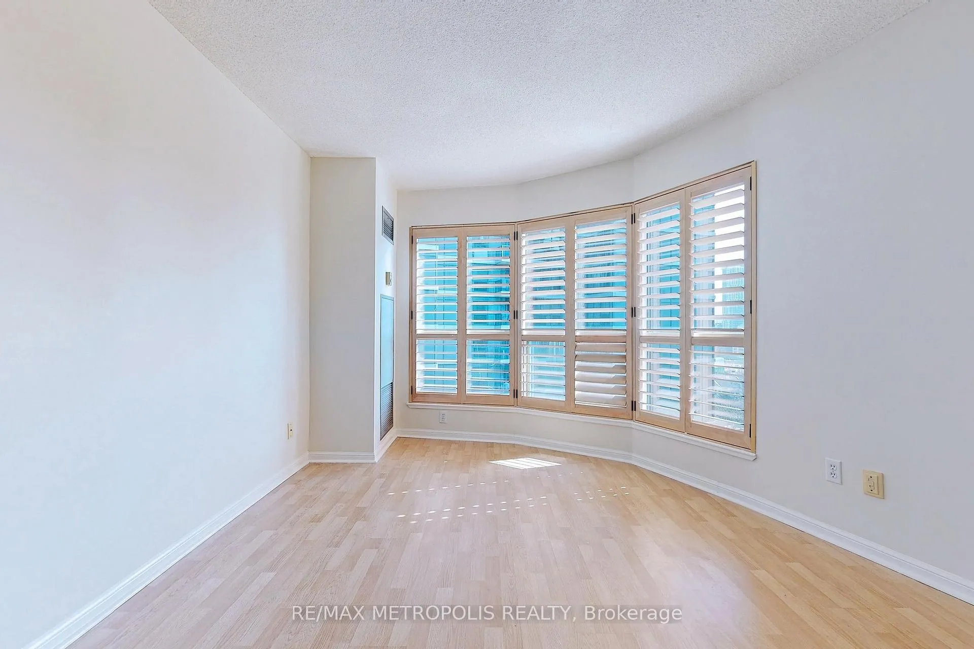 Photo 8 of Unit 1516, 7 Carlton Street, Toronto, Church-Yonge Corridor — HOMEH