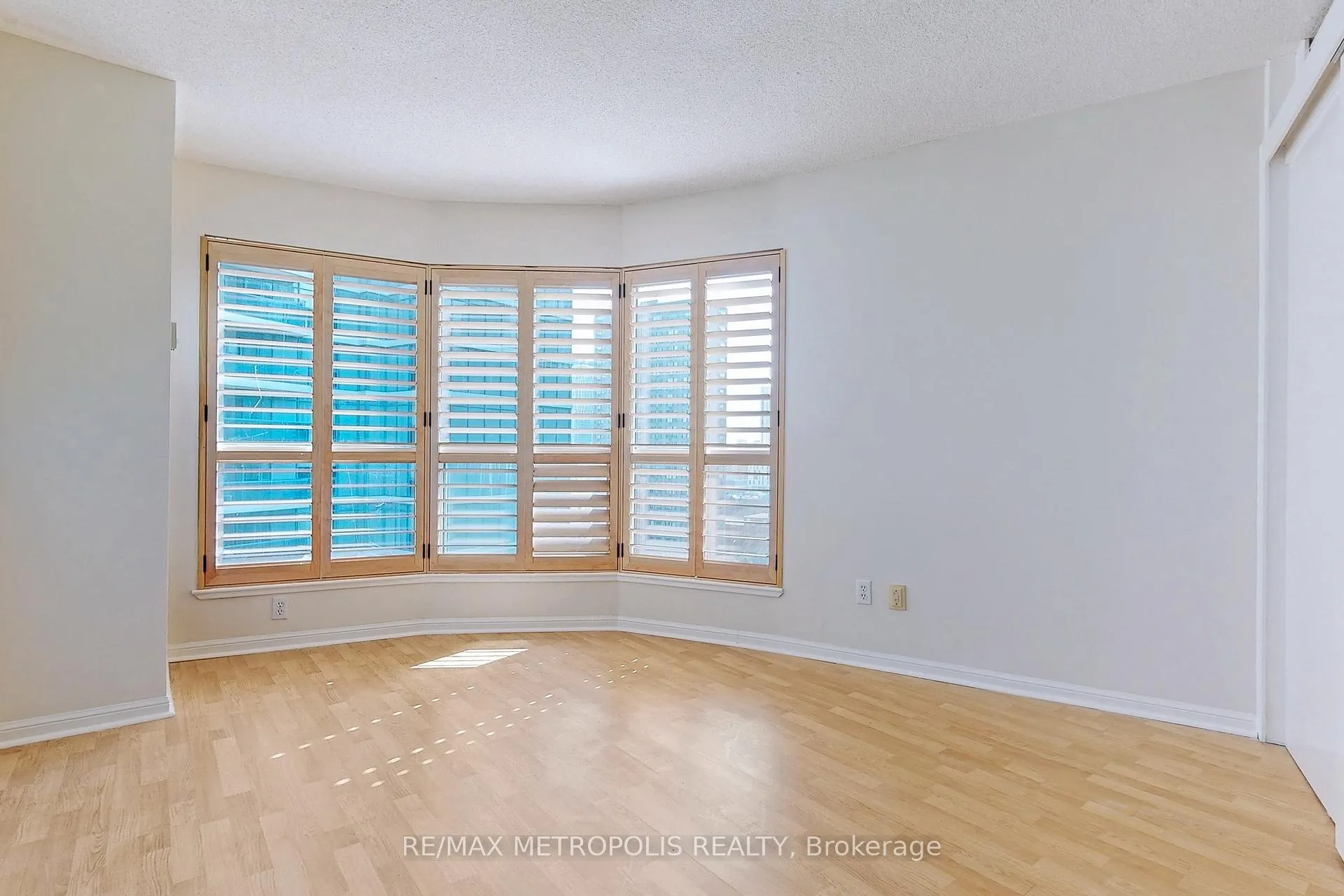 Photo 9 of Unit 1516, 7 Carlton Street, Toronto, Church-Yonge Corridor — HOMEH