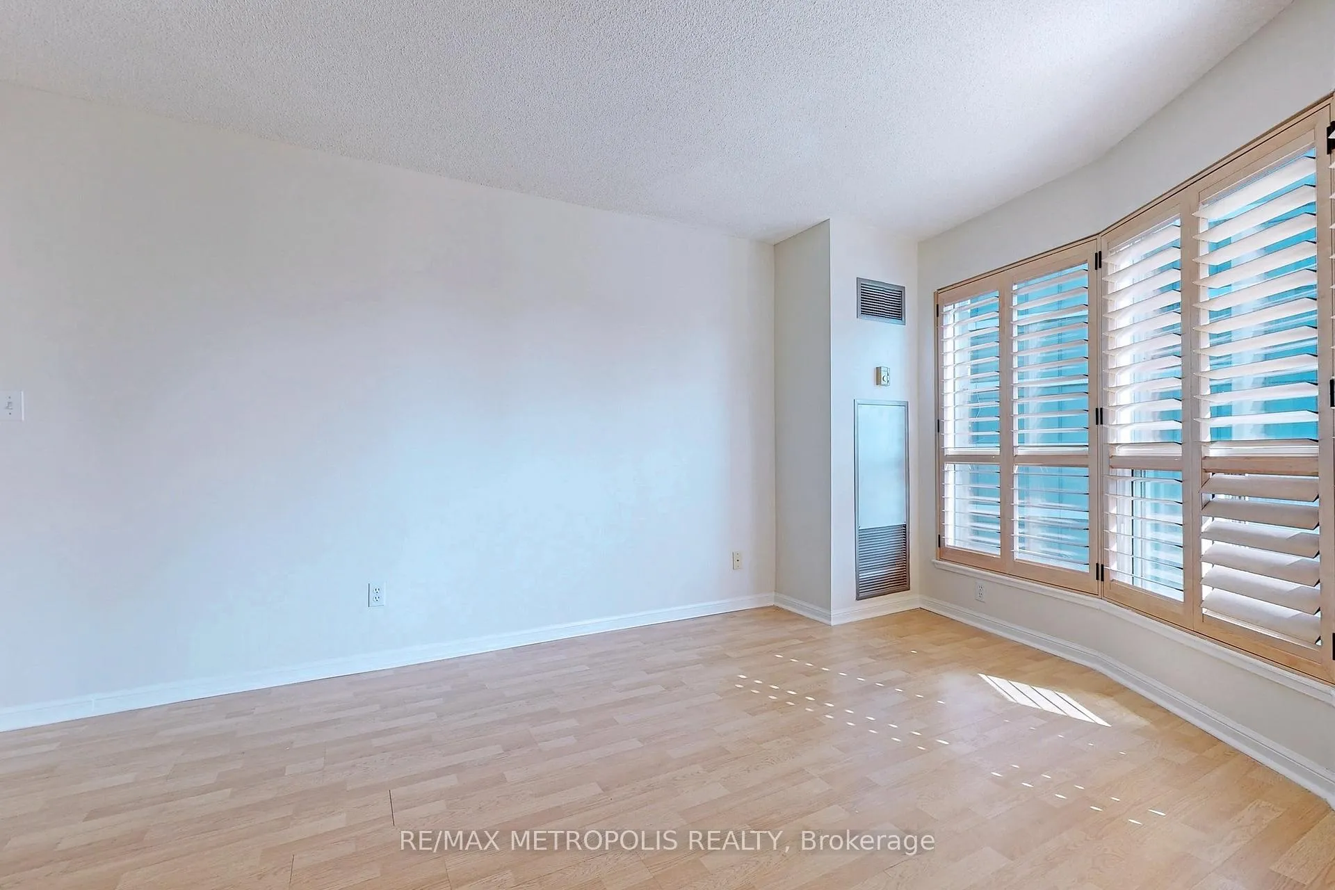 Photo 10 of Unit 1516, 7 Carlton Street, Toronto, Church-Yonge Corridor — HOMEH