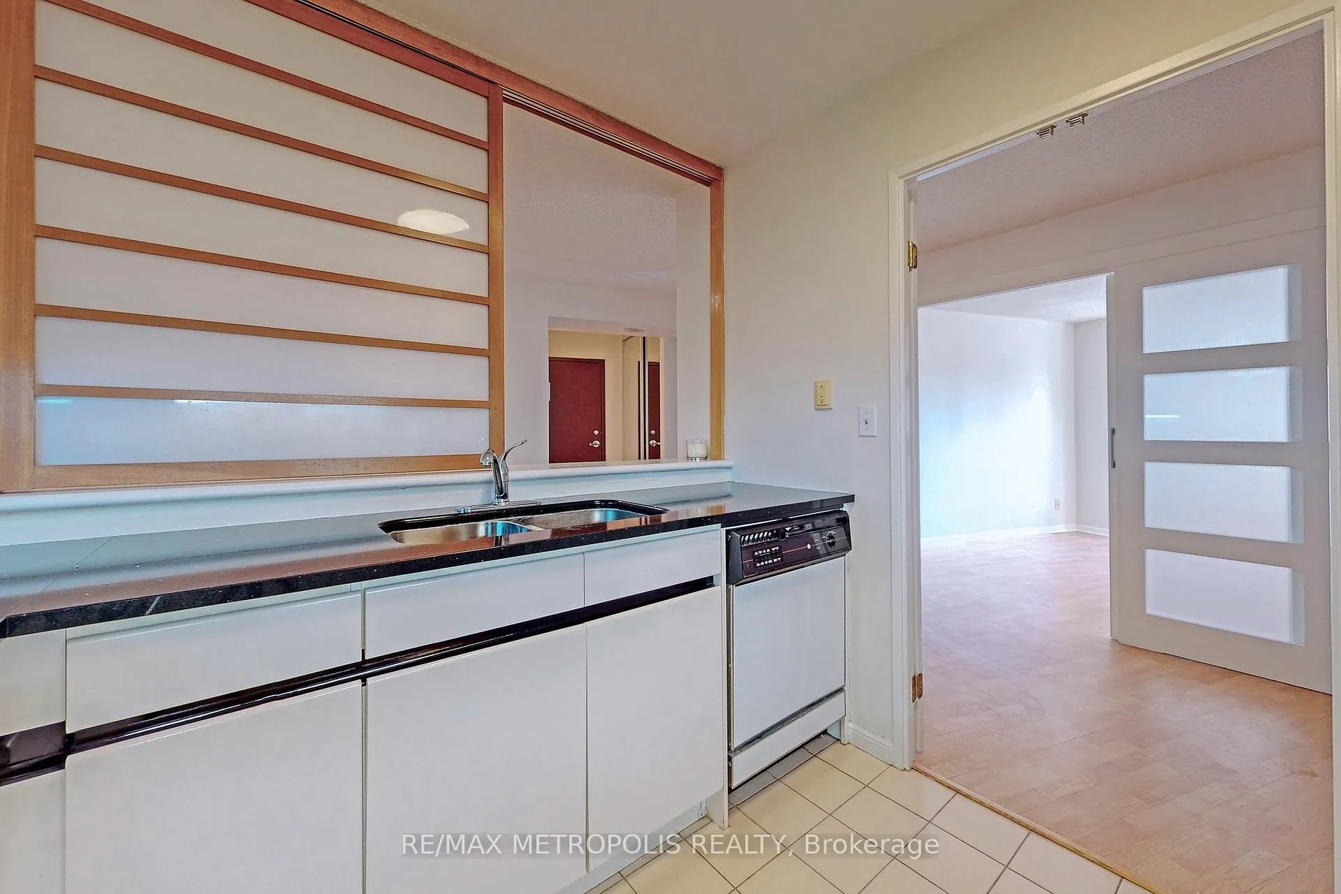 Photo 16 of Unit 1516, 7 Carlton Street, Toronto, Church-Yonge Corridor — HOMEH