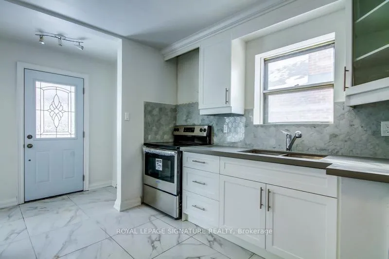 Photo 10 of 88 Westview Boulevard, Toronto, O'Connor-Parkview — HOMEH