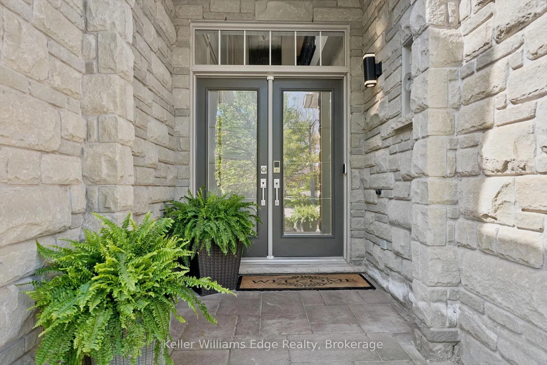 Photo 3 of 2480 Springforest Drive, Oakville, Bronte Creek — HOMEH