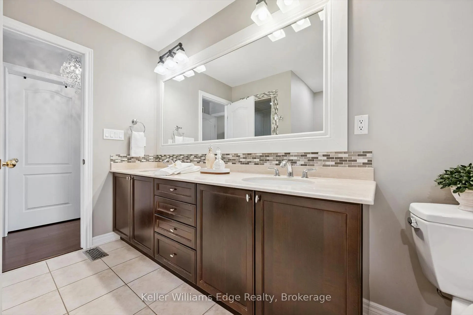 Photo 25 of 2480 Springforest Drive, Oakville, Bronte Creek — HOMEH