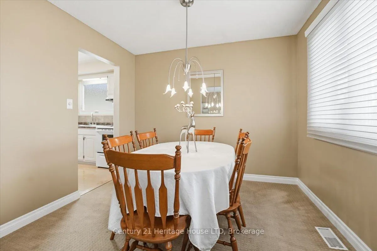 Photo 10 of 11 Robert Street, Welland, Lincoln/Crowland — HOMEH