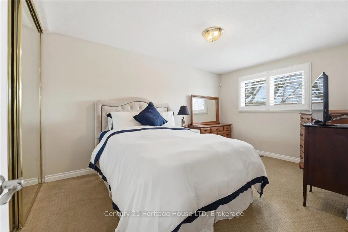 Photo 13 of 11 Robert Street, Welland, Lincoln/Crowland — HOMEH