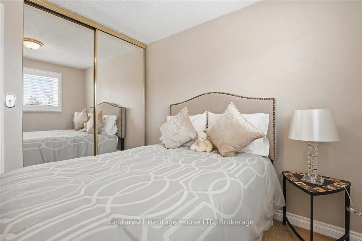 Photo 14 of 11 Robert Street, Welland, Lincoln/Crowland — HOMEH