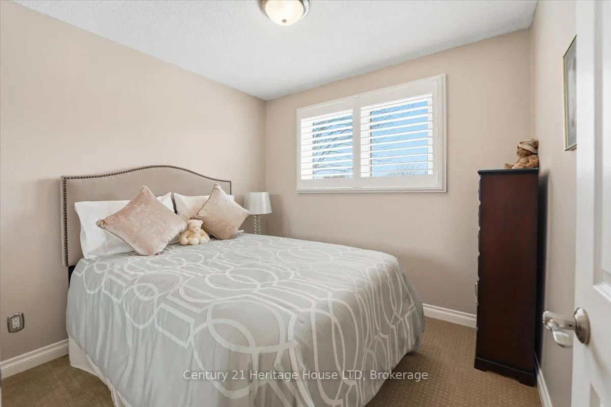 Photo 15 of 11 Robert Street, Welland, Lincoln/Crowland — HOMEH