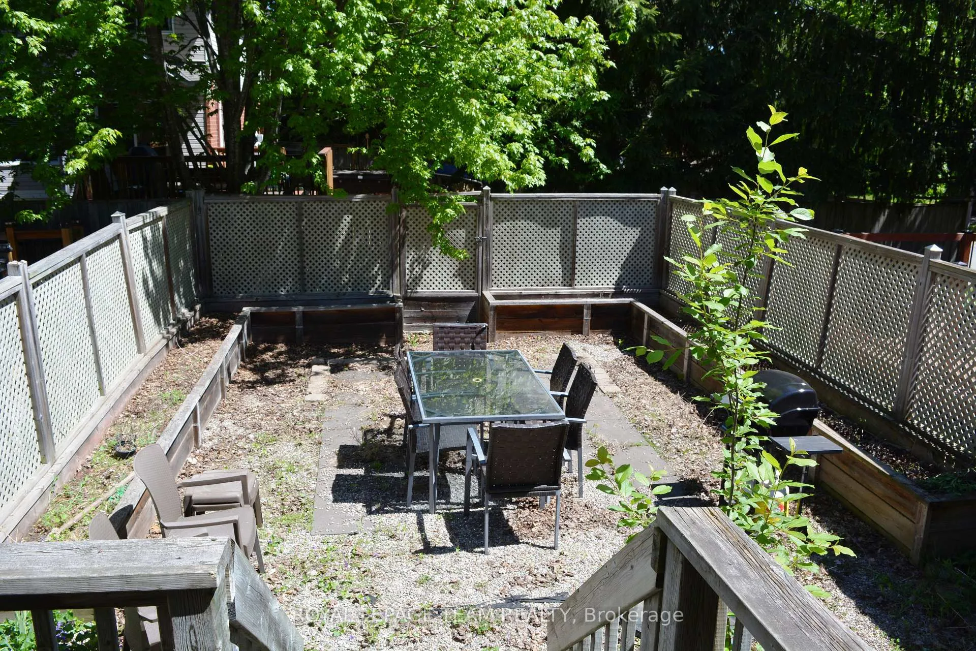 Photo 2 of 1345 Halton Terrace, Ottawa, Kanata - Morgan's Grant/South March — HOMEH
