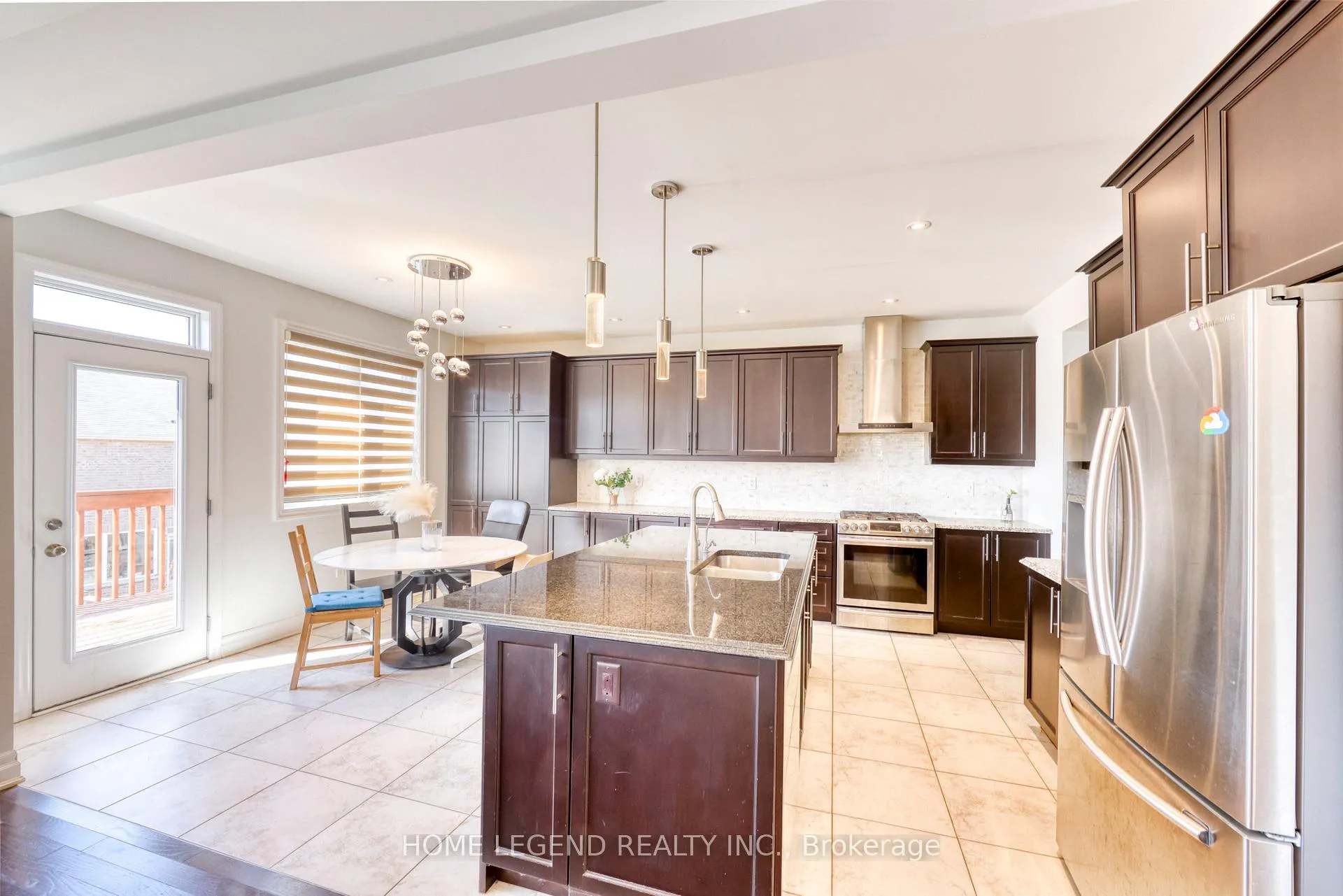 Photo 2 of 76 Thomas Phillips Drive, Aurora, Rural Aurora — HOMEH