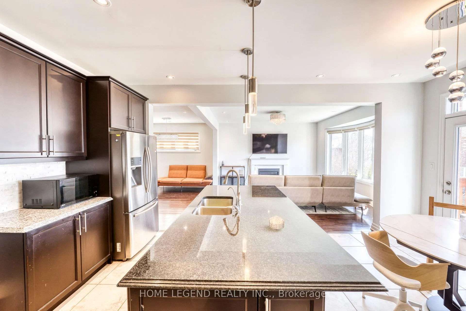 Photo 6 of 76 Thomas Phillips Drive, Aurora, Rural Aurora — HOMEH