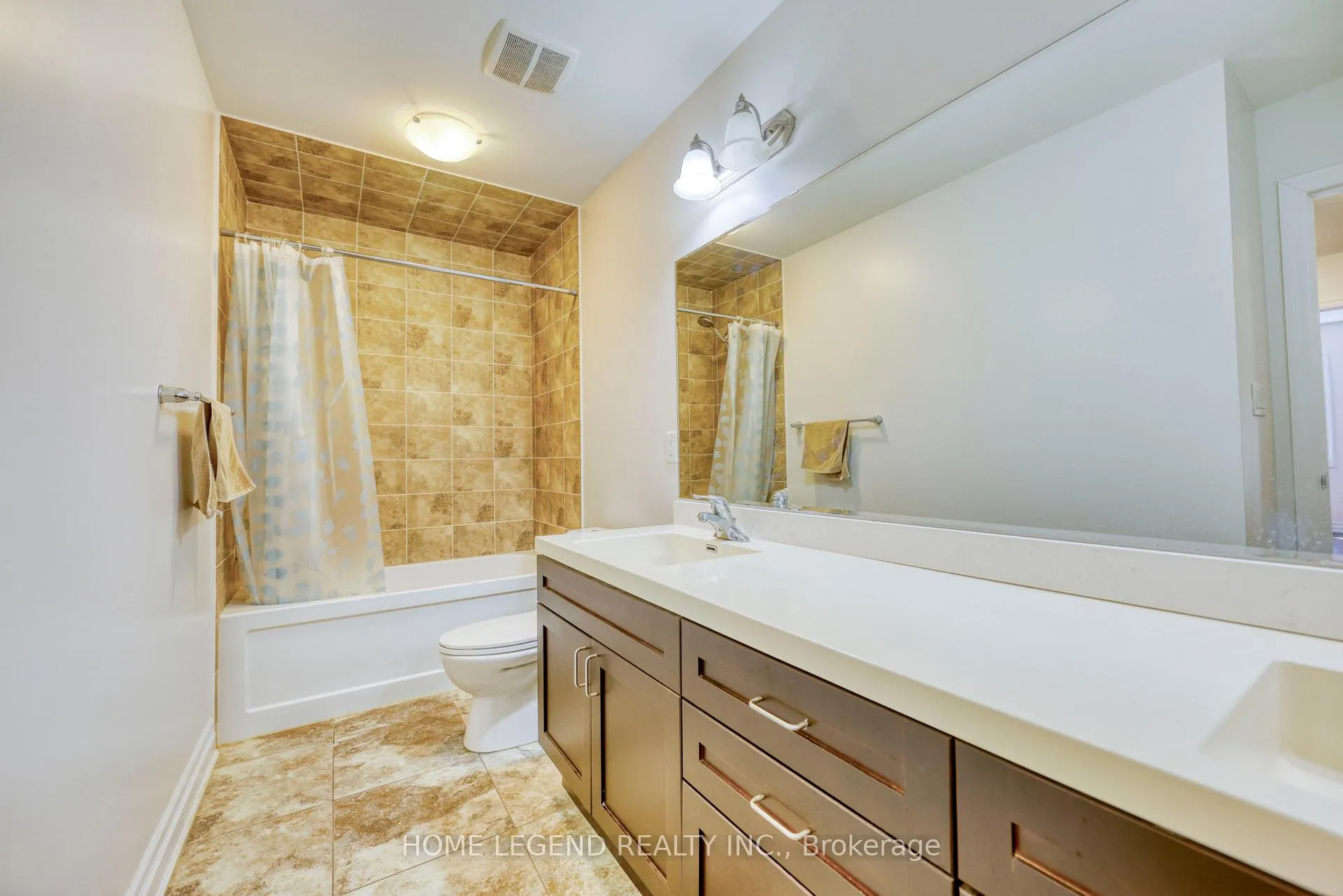 Photo 8 of 76 Thomas Phillips Drive, Aurora, Rural Aurora — HOMEH